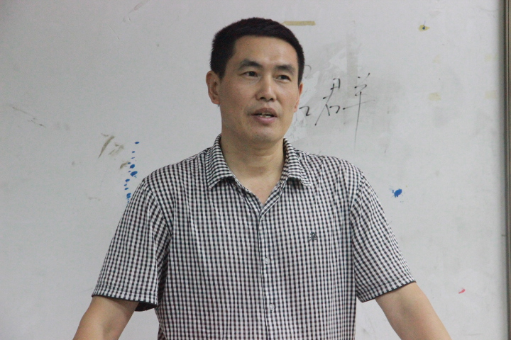 图为经理周道平致辞(陈宝玉摄)